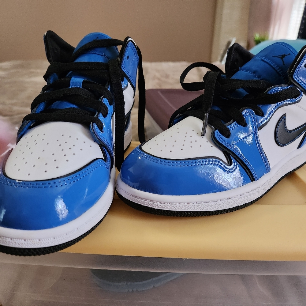 Air Jordan 1 Mids Signal blue/black/white